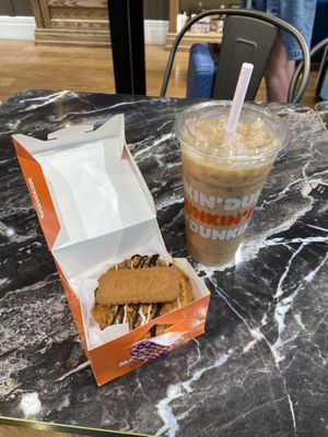 Speculoos donut and iced latte  at BRU - Dunkin' - A Gates in Zaventem