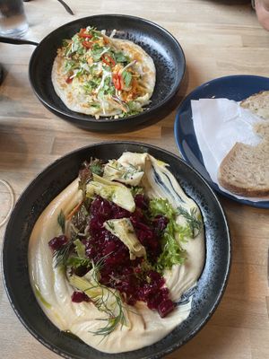 This hummus appetizer was sooo delicious with artichoke hearts and beets, top photos is the taco  at Pukū Bistro in Turnov