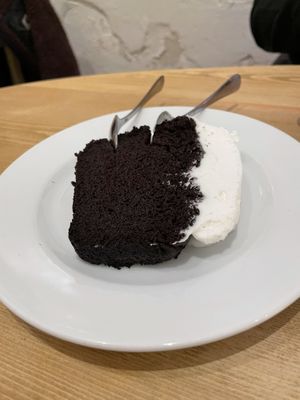 Cake  at Billy Brunch & Lounge in Barcelona