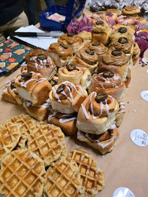 At Veganworld, Hasselt, Kerstbeurs at Zonder Ei Bakkerij in Ghent