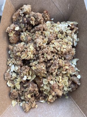 Apple crumble with quinoa  at Jenny & Carmie in Viana De Castelo