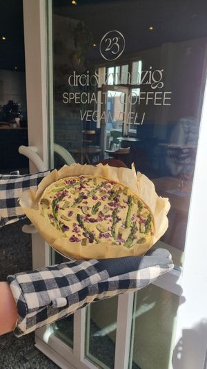 Spargel Tofu Tarte at drei&zwanzig in Karlsruhe