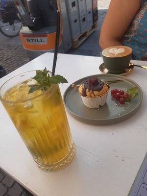 Mango-Eistee at drei&zwanzig in Karlsruhe