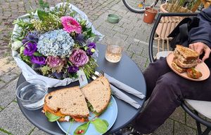 Brotzeiten "schwarzes Schaf" und "ChampignonCheesy" at drei&zwanzig in Karlsruhe