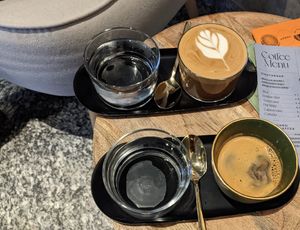 Flat White & doppelter Espresso at drei&zwanzig in Karlsruhe