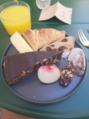 Auswahl Süßes vom Brunch at drei&zwanzig in Karlsruhe