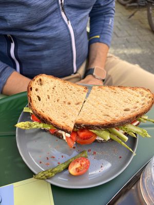 Stulle des Monats Mai 2023  at drei&zwanzig in Karlsruhe