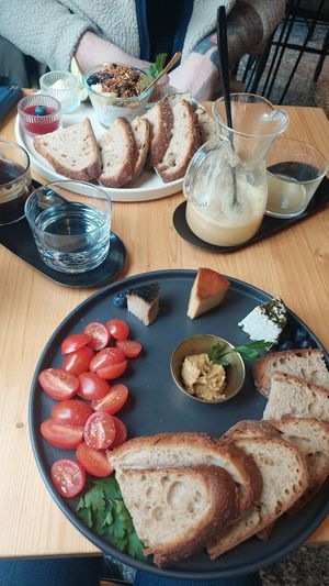 Käse Auswahl und Frühstücksplatte at drei&zwanzig in Karlsruhe