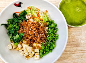 Thunder Tea bee hoon set at The Good Food Life in Central Singapore