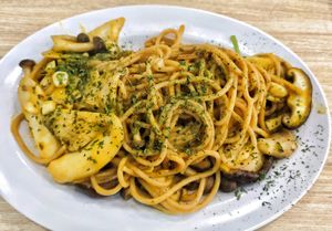Pumpkin spaghetti in truffle oil, lots of shiitake mushroom, oyster mushroom and king oyster mushroom given, on the creamy side, good. at The Good Food Life in Central Singapore