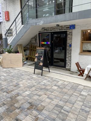 Easy to find   at Darc-en-Ciel in Seoul