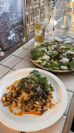 Sea pasta, mushroom on flat bread, high ball  at Darc-en-Ciel in Seoul