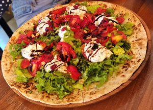 Bread "la Tomatina" with flatbread at Darc-en-Ciel in Seoul