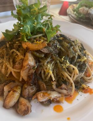 I can’t just order one. 2nd round goes with this😄 at Darc-en-Ciel in Seoul