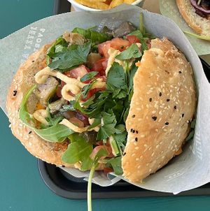 DER FEINE FREIGEIST (VEGAN)  at Neue Dönastie in Karlsruhe