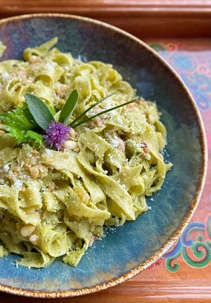 pesto vert les lundi! at Tibetan Convention Tea House in Florennes