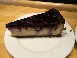 Vegan cheesecake at Vegan Folie's in Paris