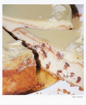 vegan cheesecake  at Vegan Folie's in Paris