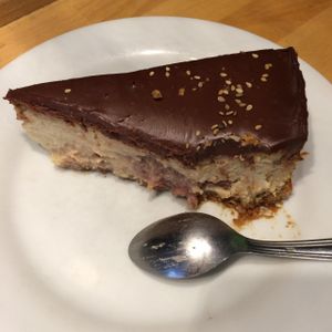 Vegan Cake at Vegan Folie's in Paris