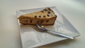 cheesecake at Vegan Folie's in Paris