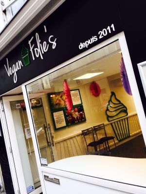 Exterior of building at Vegan Folie's in Paris