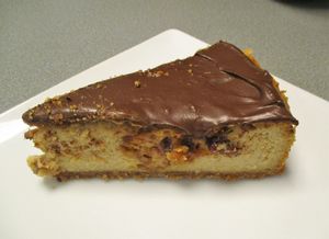 Cheesecake chocolat-cacahuète at Vegan Folie's in Paris