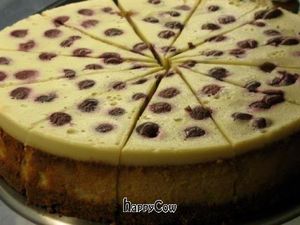 cherrie / vanilla cheesecake .
simply delicious ! at Vegan Folie's in Paris