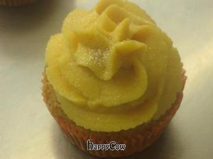 peach cupcake  at Vegan Folie's in Paris