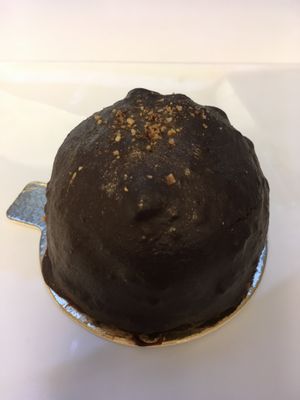 Chocolate, cream and pear at Vegan Folie's in Paris