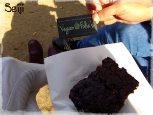 Vegan brownie at Vegan Folie's in Paris