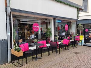 Outdoor seating at Pancake District in Dordrecht