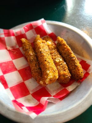 Mozz sticks at Twisted Plants in Milwaukee