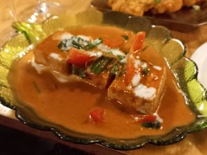 Hummingbird tofu curry at Plants of Roselyn in South East London