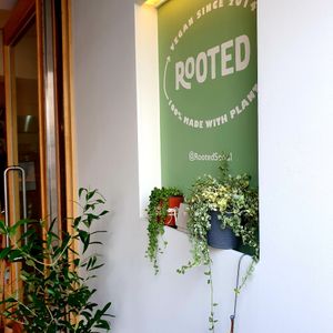 look for sign at Rooted 루티드 in Seoul