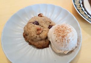 Cookie with icecream at Rooted 루티드 in Seoul