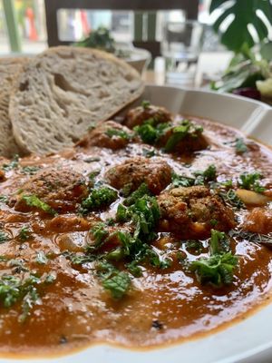 Close up. Mint as topping, perfect together. Very Tomate heavy (that’s a good thing 😏)  at Rooted 루티드 in Seoul