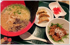 Konkutsu-fuu vege Ramen: 900 Y
Soy fried meat: 350 Y
Vege dumpling: 250 Y at T's Tantan - Tokyo JR Station in Tokyo