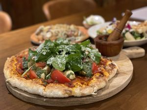 Pizza with onion caramelized   at Lazy Farmers in Seoul