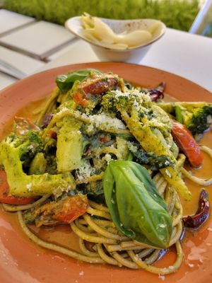 Spicy pesto pasta at Lazy Farmers in Seoul