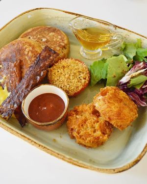 Brunch plate at Lazy Farmers in Seoul