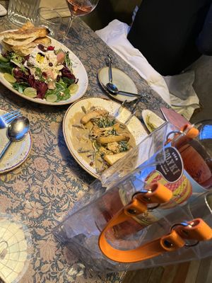 Pizza and pasta  at Lazy Farmers in Seoul