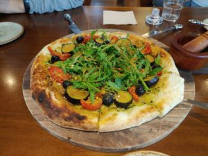 The whole arugula pizza at Lazy Farmers in Seoul