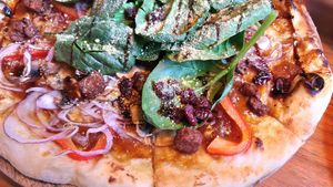 Veggie ball pizza - close-up at Lazy Farmers in Seoul