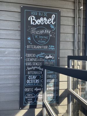 Snacks  at Havenpaviljoen De Dining in Oost-vlieland