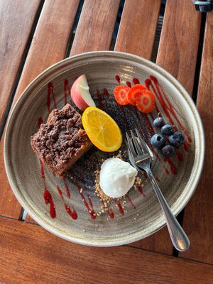 Carrot cake with vanilla ice cream (fully vegan) at Havenpaviljoen De Dining in Oost-vlieland