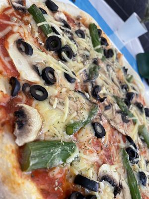 Asparagus pizza  at Poke & Pizza House in Lisbon