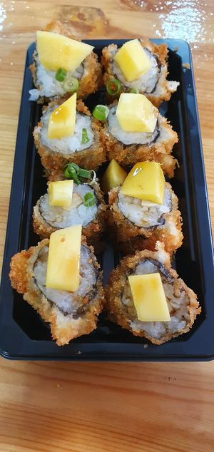 Vegan Hot roll 8uni at Poke & Pizza House in Lisbon