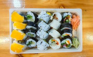 Veggie Box 20uni at Poke & Pizza House in Lisbon