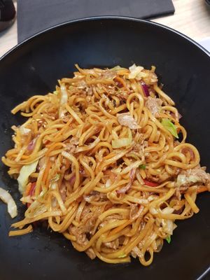 fried noodles with vegan duck - large size at LHR - YO! Sushi - T3 in West London