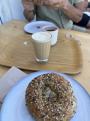 Bagel mit Kaffee   at Picnic in Sagres